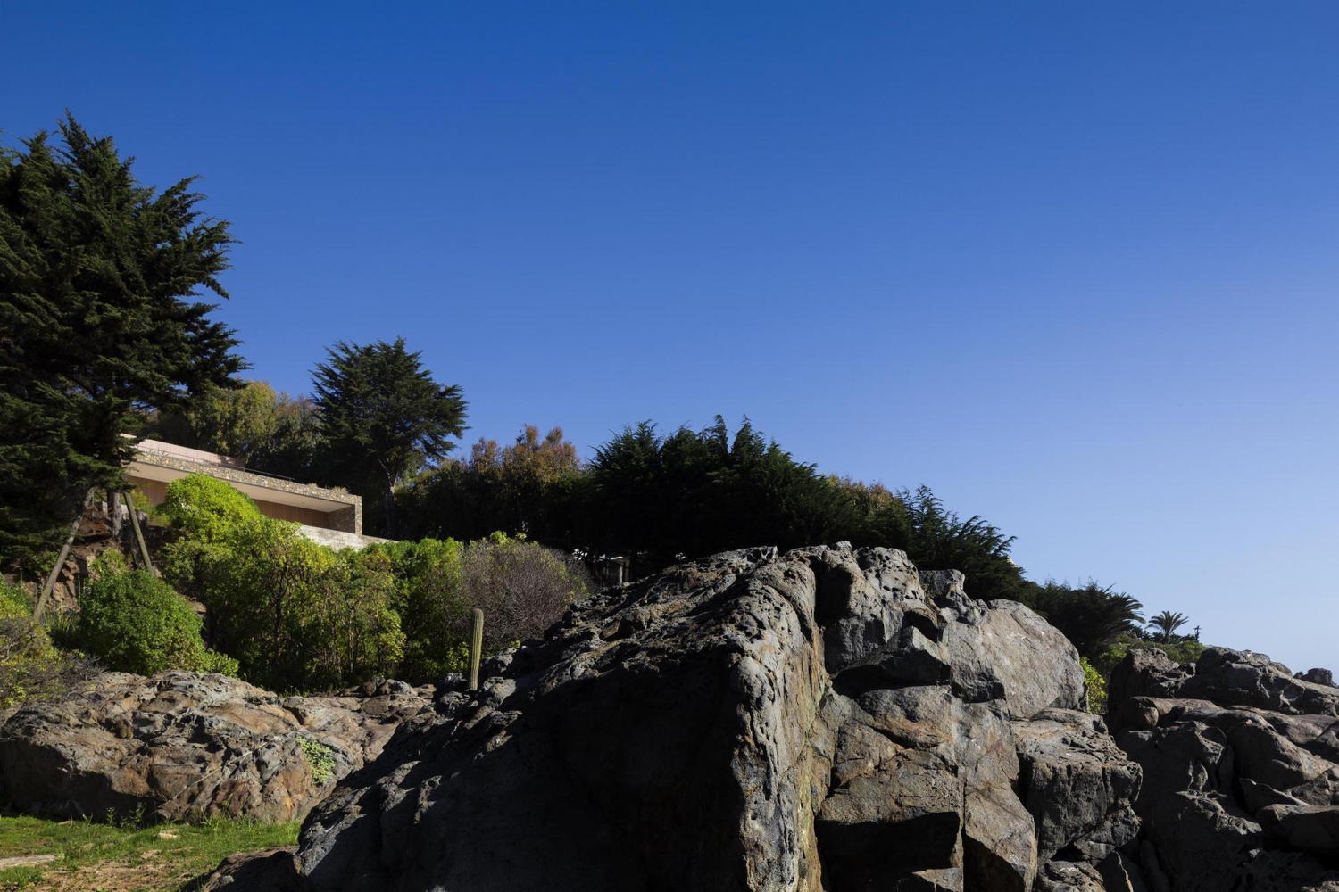 智利罗卡斯别墅 | 石头盒子中的宁静海景-43