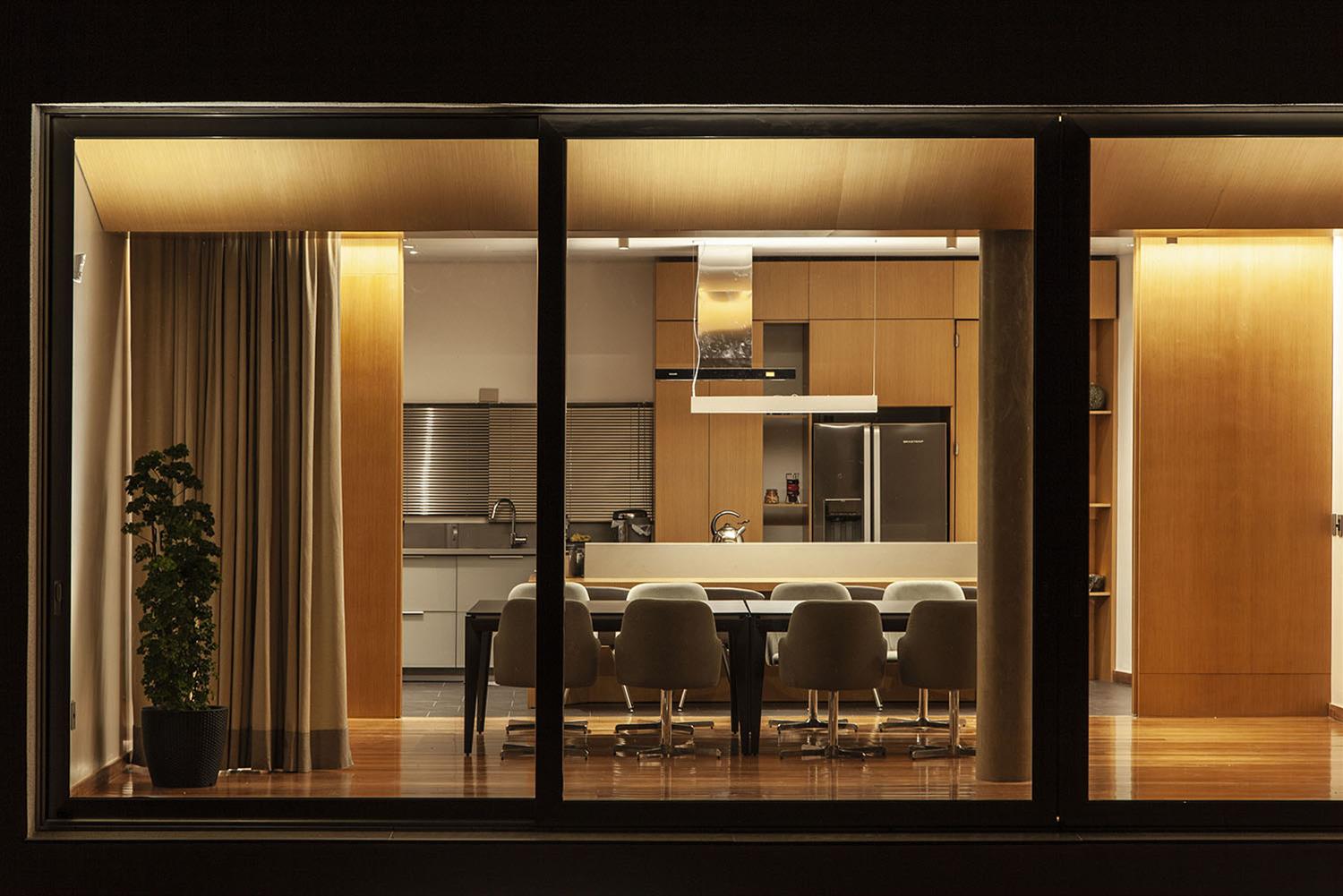 巴西圣玛利亚的现代绿意住宅 · Casa Chácara das Flores-10