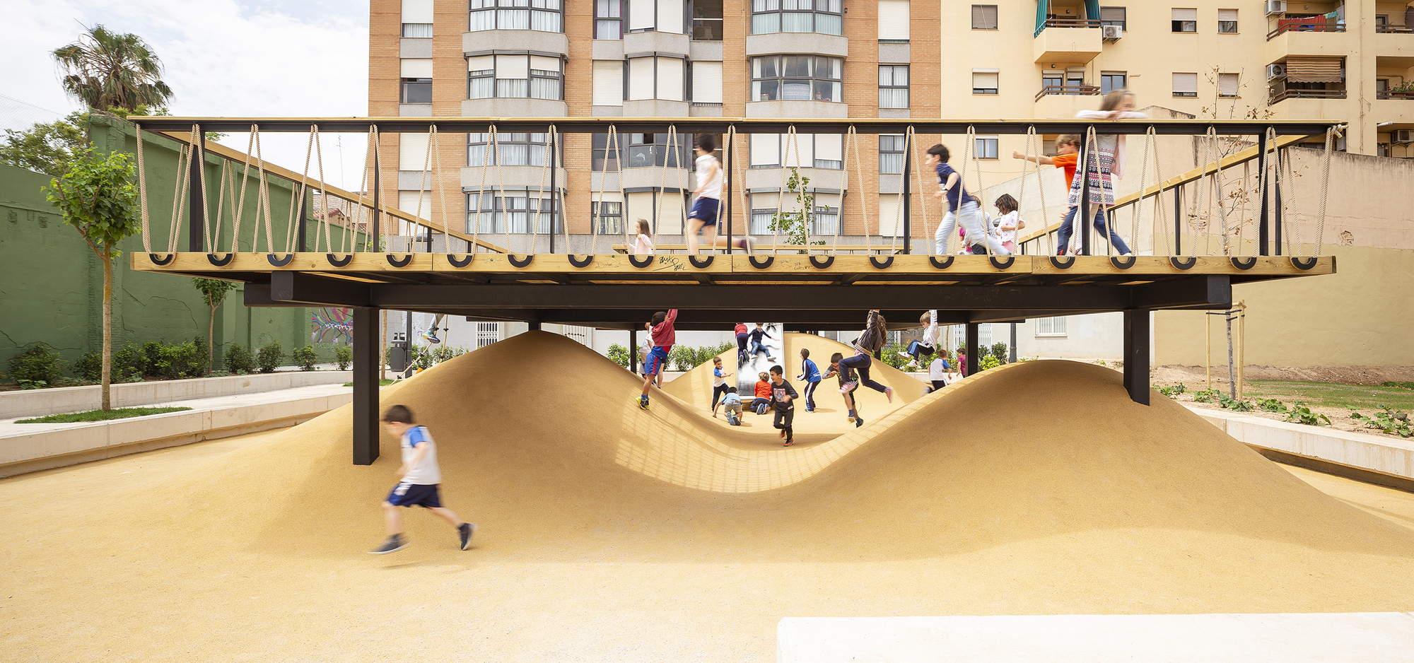 Playground Landscapes at Santa María Mazzarello Square / HDH arquitectos-25