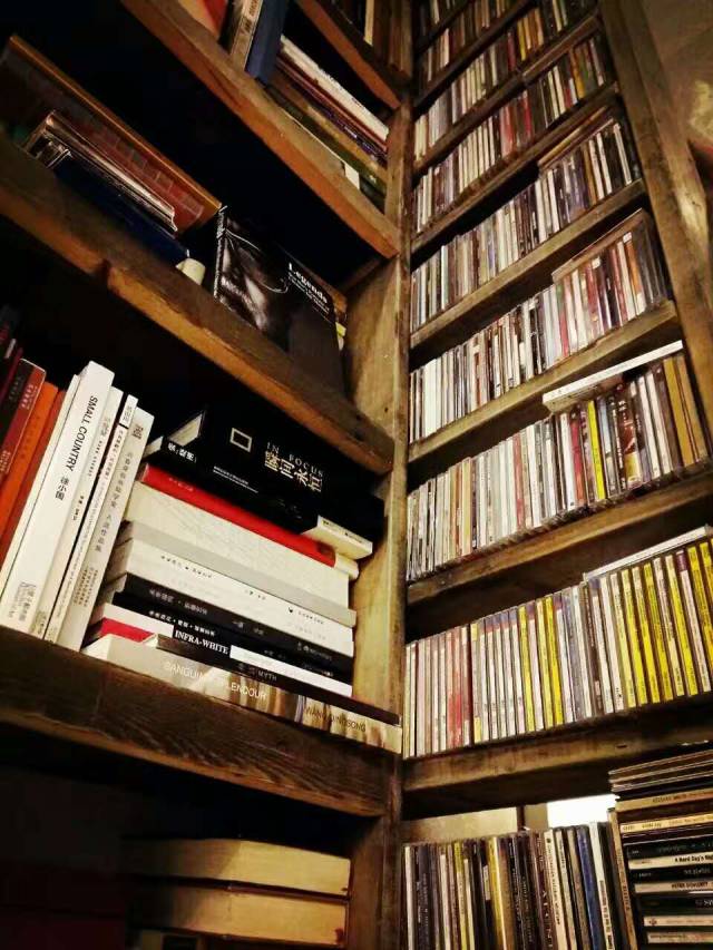 人到半山，止息而行，不问归期-33