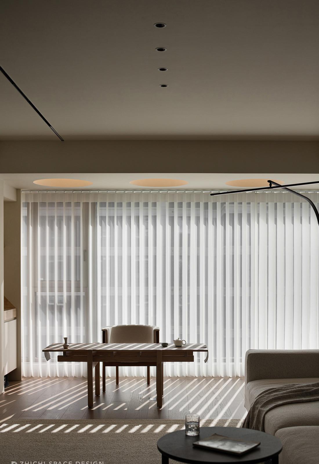 弧线隐去边界，墙体交错间藏起松弛与诗意-30