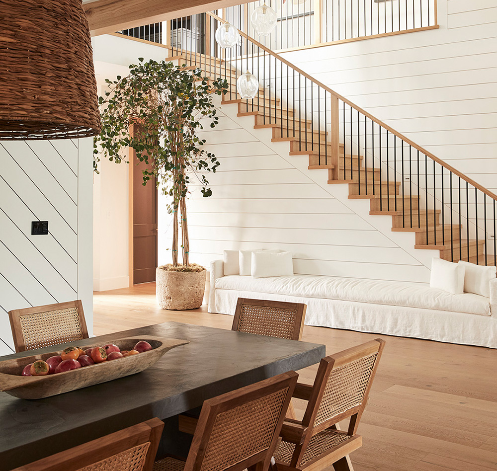 加利福尼亚装饰有木材的时尚舒适的家-1