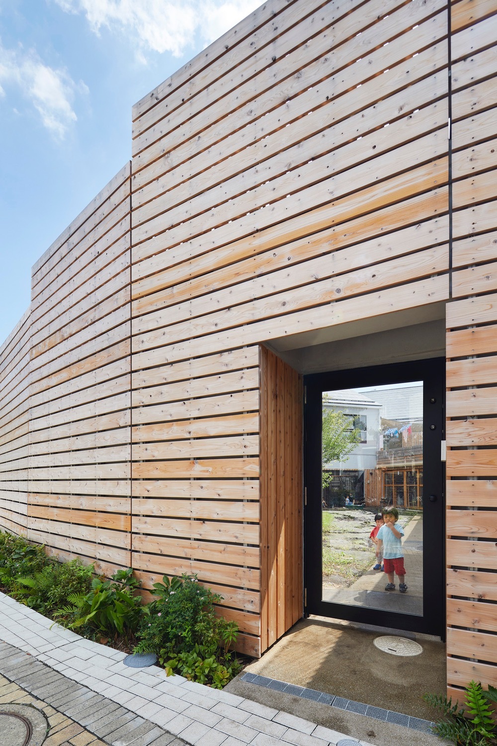 "small pond" Nursery / Naf Architect & Design-25