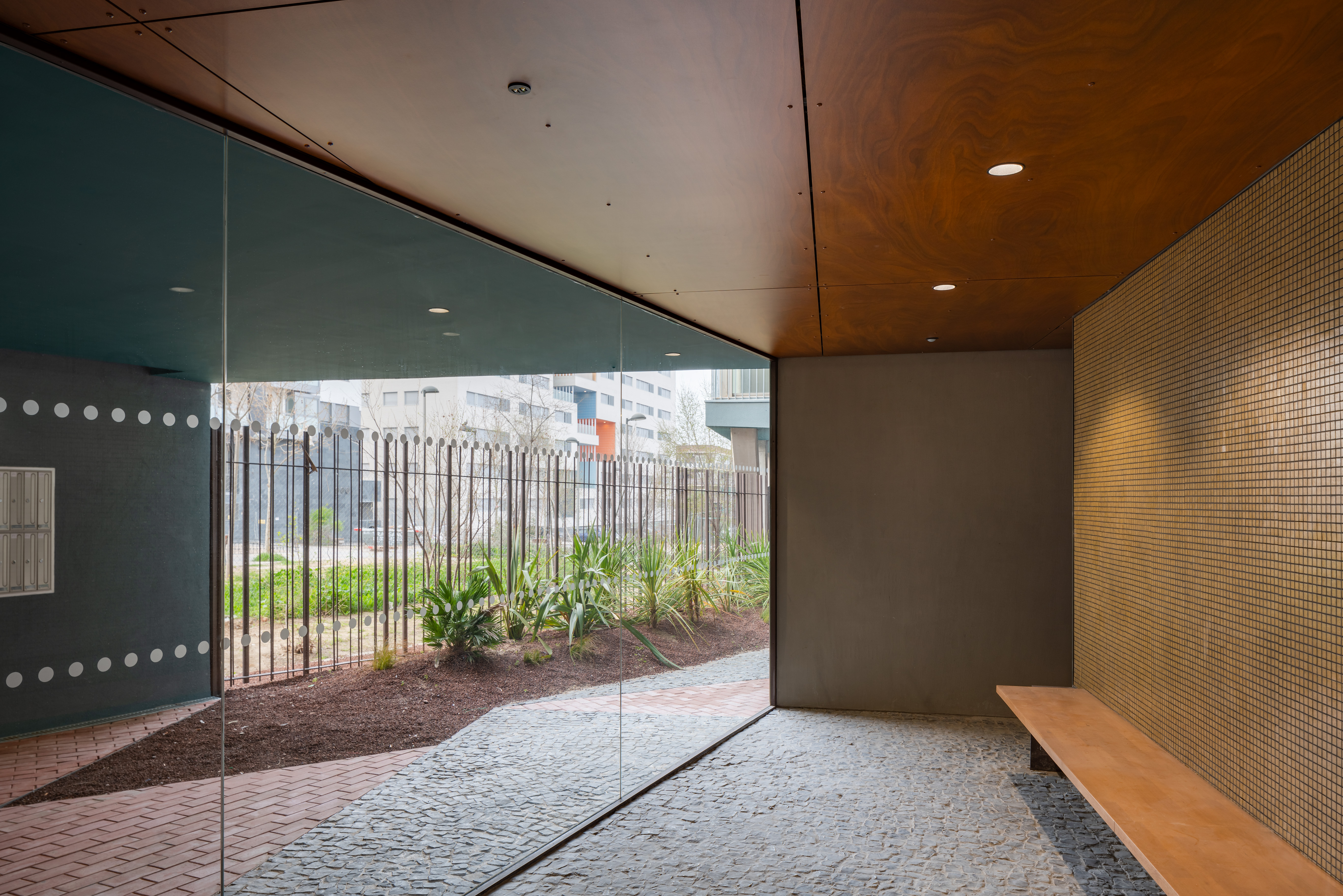 扭转错动：西班牙马德里LaScalA社会住宅 / MARMOLBRAVO＋MADhel-8