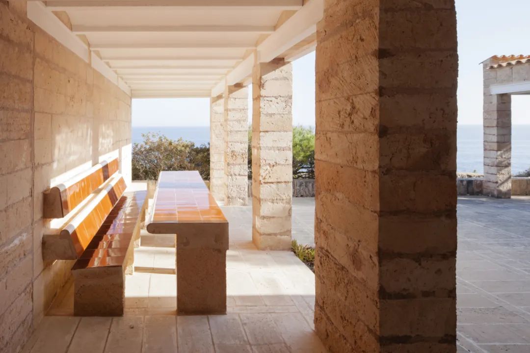 罐头清单或能利斯(具体含义需根据更多上下文来确定)丨西班牙丨约翰·伍重-40