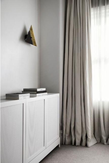 金色的;金黄色的;金的;金制的-19