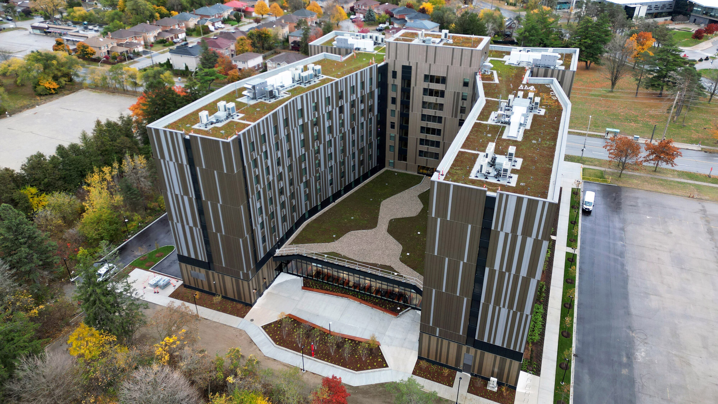 多伦多大学和谐公地宿舍丨加拿大多伦多丨Handel Architects-0