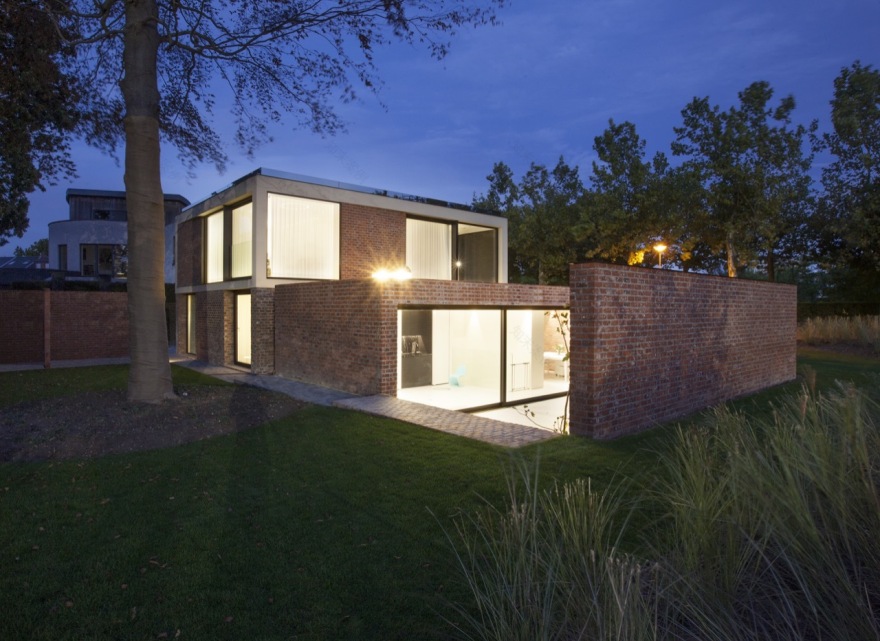 比利时哈塞尔特现代家庭住宅-46