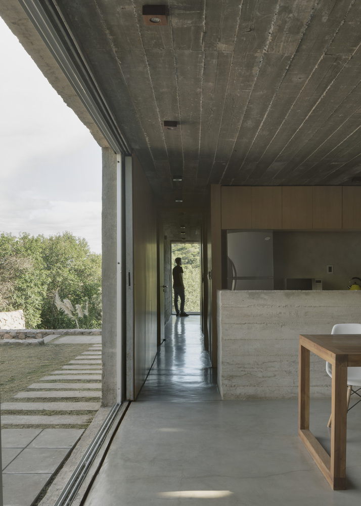 阿根廷 Río Ceballos 三元素住宅丨Agustín Lozada-38