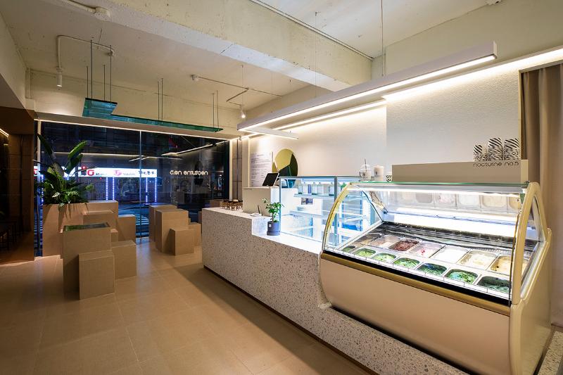 十五平米现代小店的精致设计-9