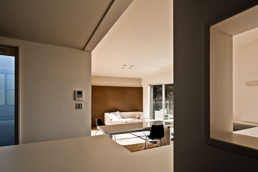 日本宝冢 Nomura24 别墅——白色木质结构与多边形空间之美-24