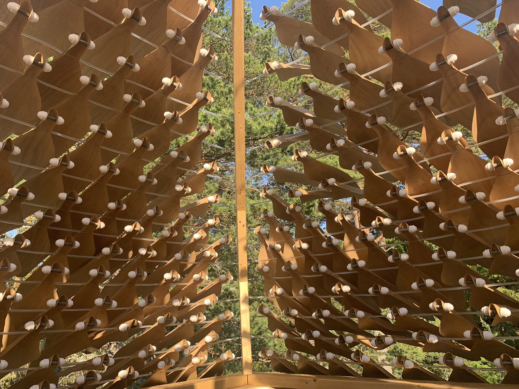 芬兰“颤抖的屋子”装置-30