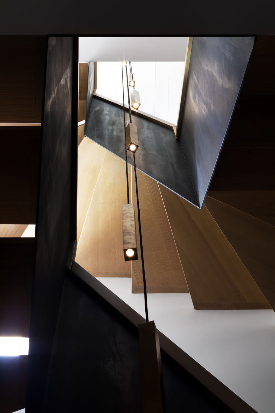 使用灰蓝色调的60平现代公寓设计-9