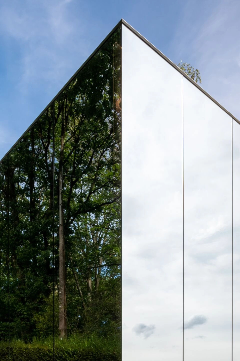 比利时森林中的“隐身”建筑-18