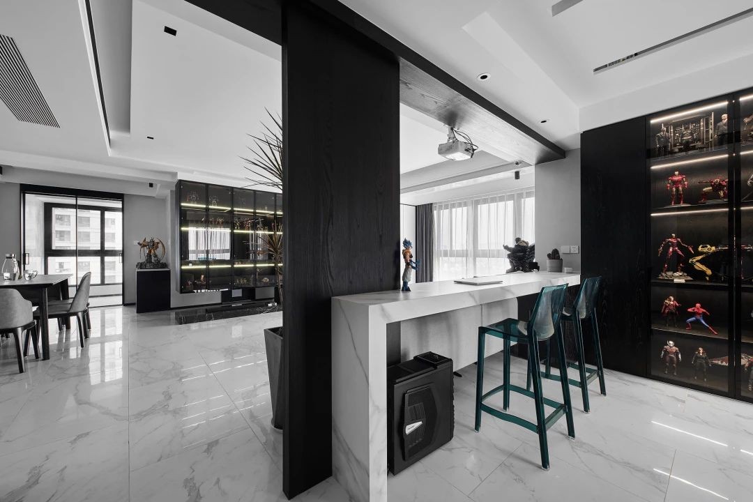 力设计 新作丨手办一面墙 江边一套房-5