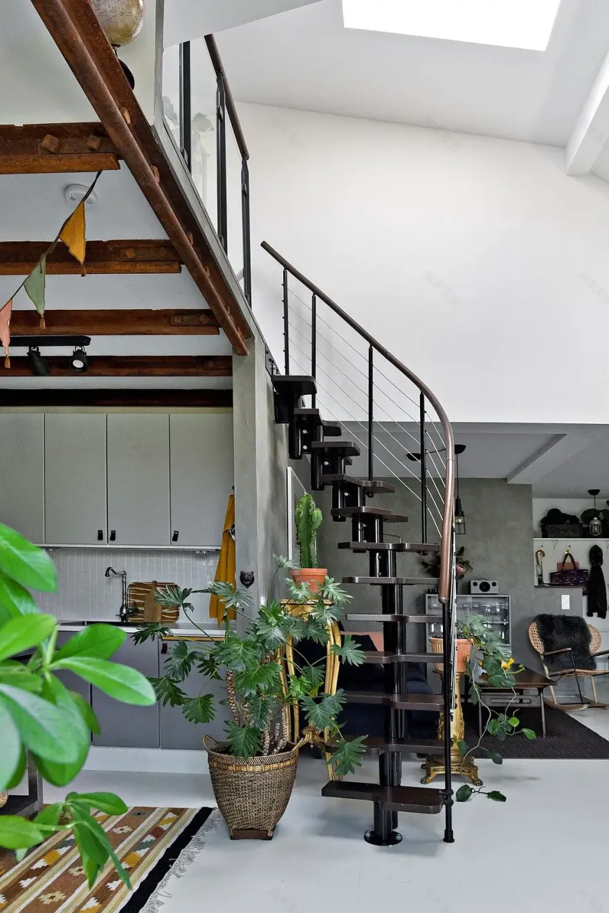 瑞典旧瓷厂改造的工业风 Loft-2