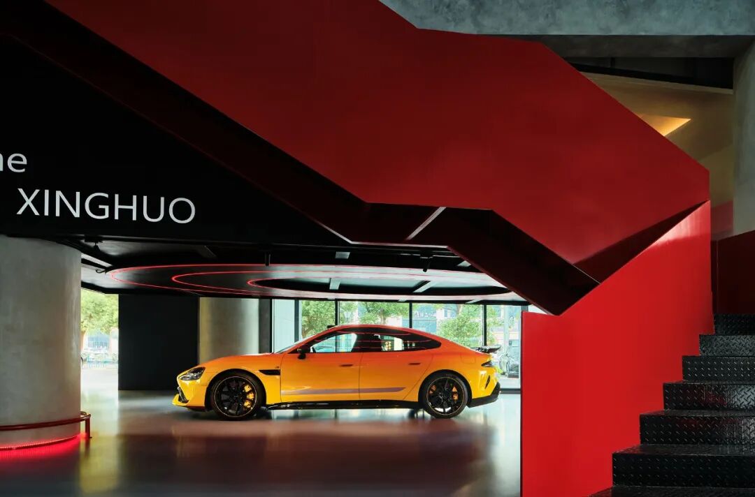 苏格设计丨3000㎡高街复古星火汽车展厅-33