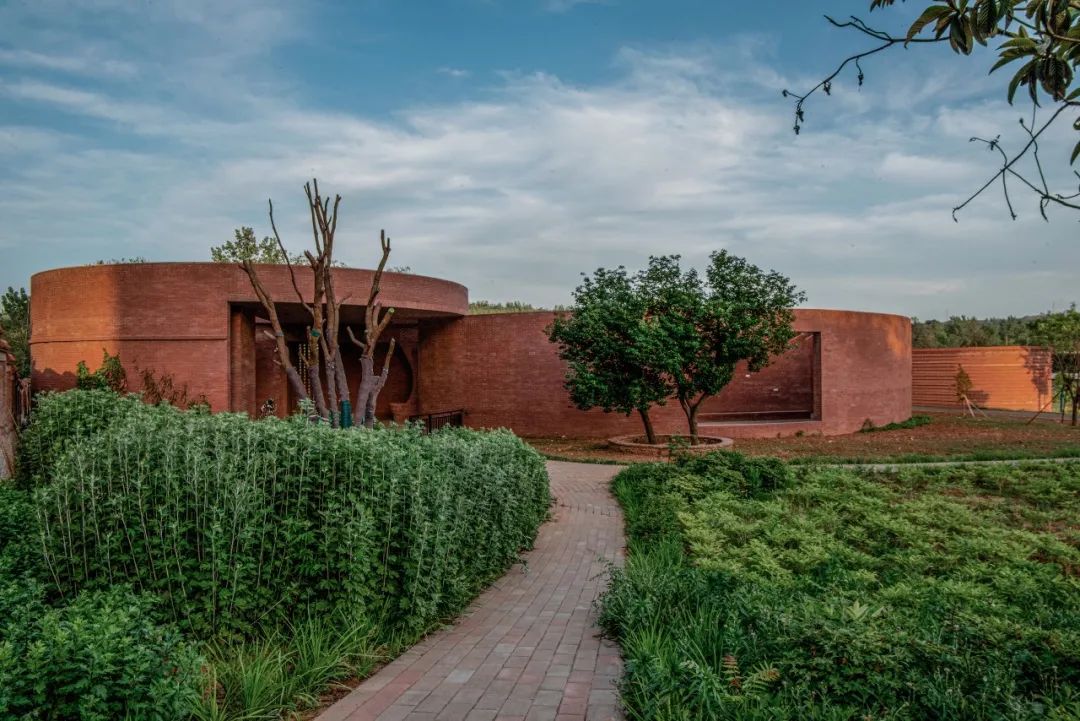 李子沟村的红砖自然礼堂-62