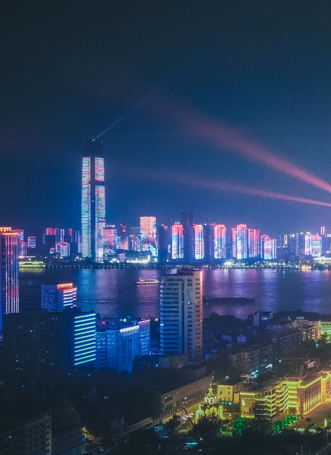 武汉绿地中心 | 长江巨幕下的室内设计盛宴-7