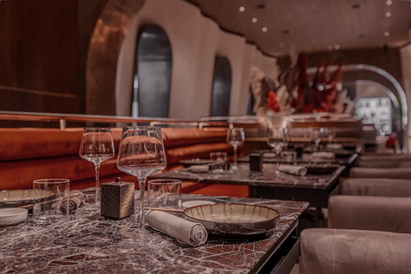 米兰多莫寿司店丨室内设计师Ashley Gadeova,Naos建筑公司-15