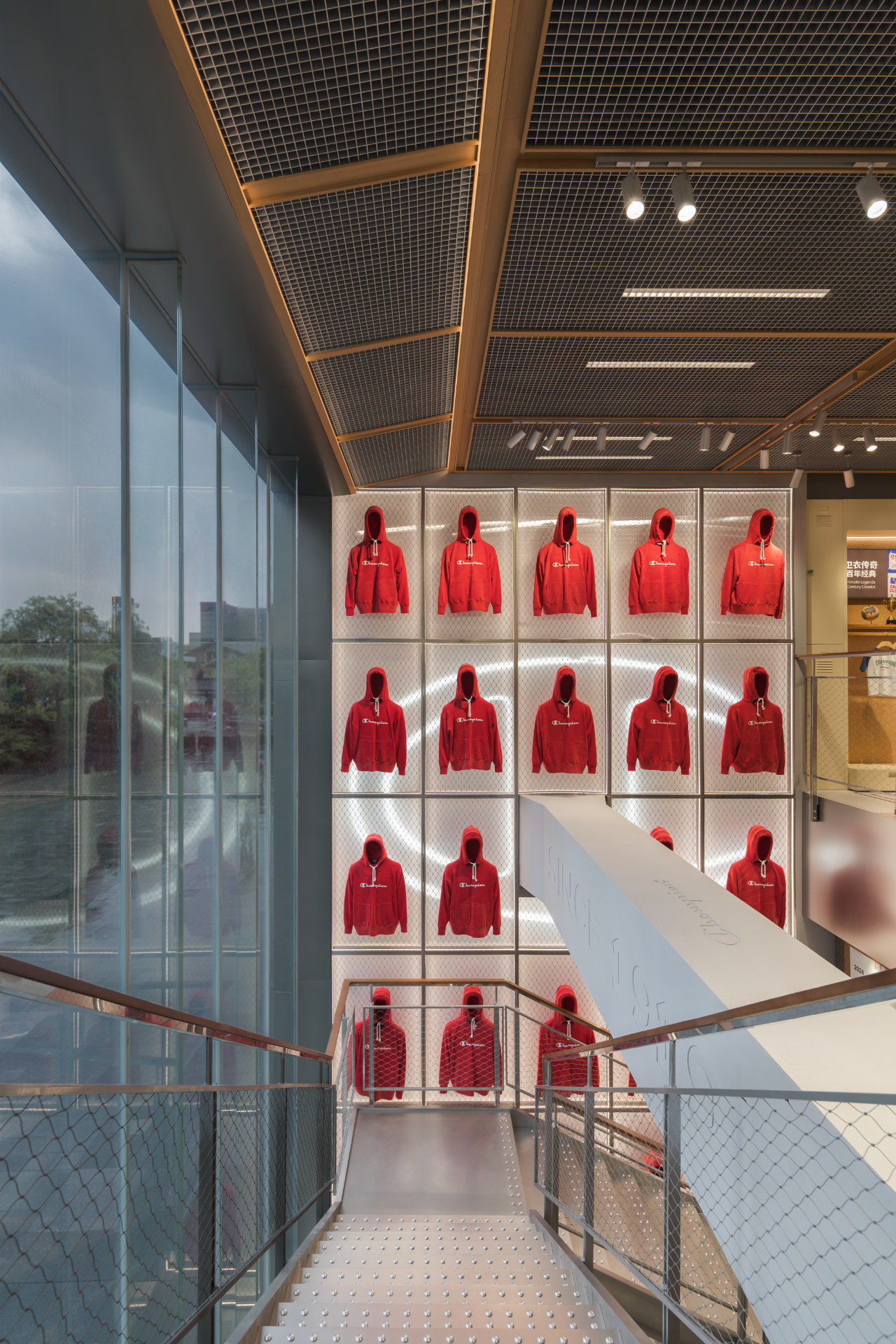 Champion成都盈嘉旗舰店空间设计丨中国成都丨立品设计-23