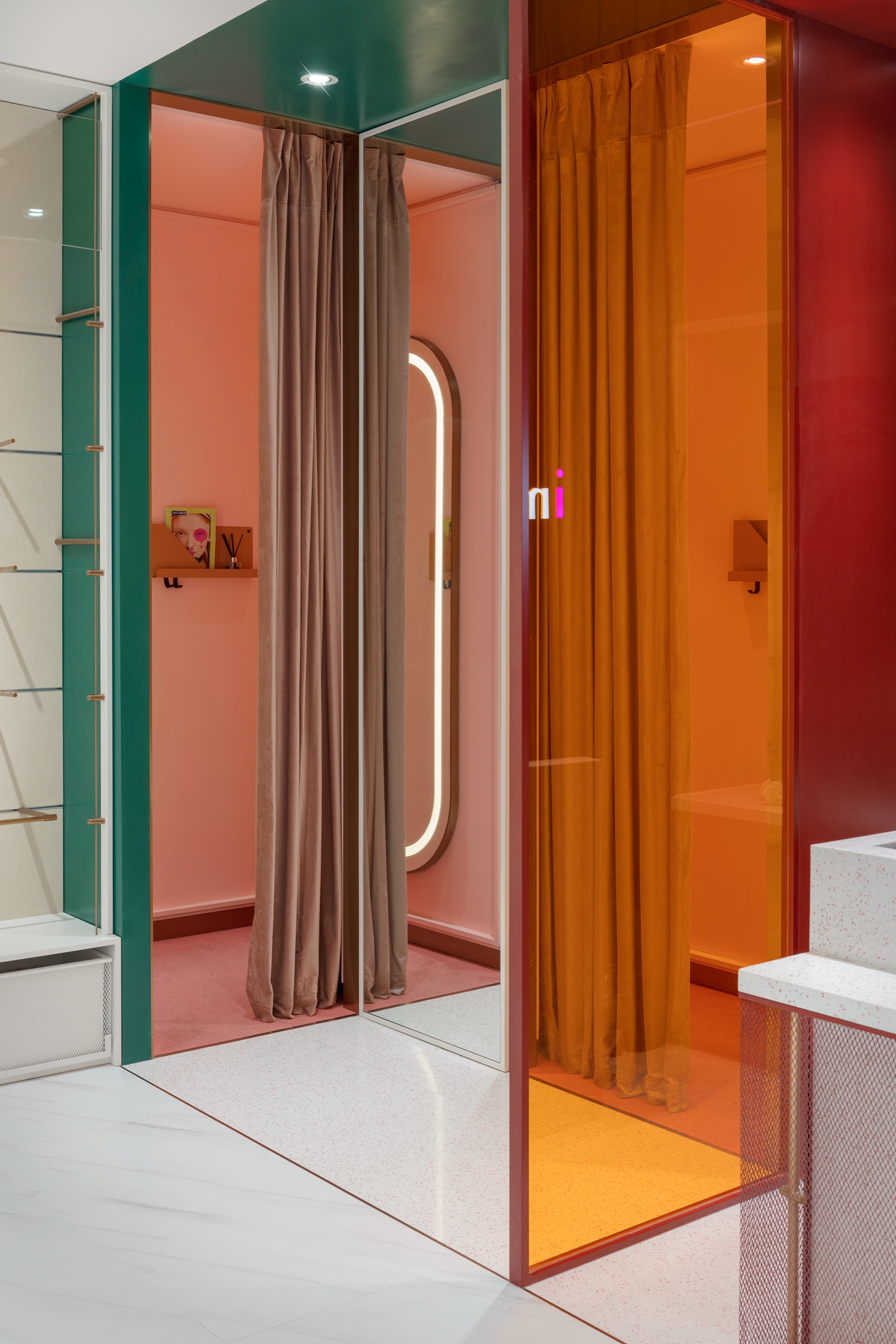 imi's 爱美丽内衣店,灵感源自《天使爱美丽》的电影空间-23