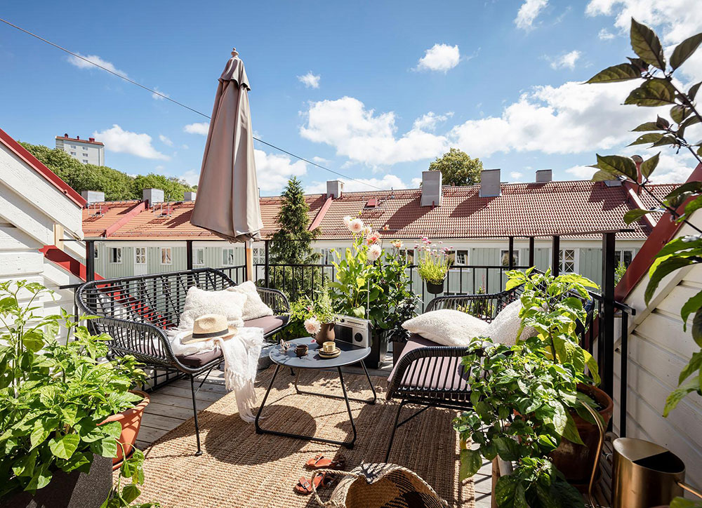 哥德堡红色沙发公寓 | 独特阁楼设计与空间利用-11