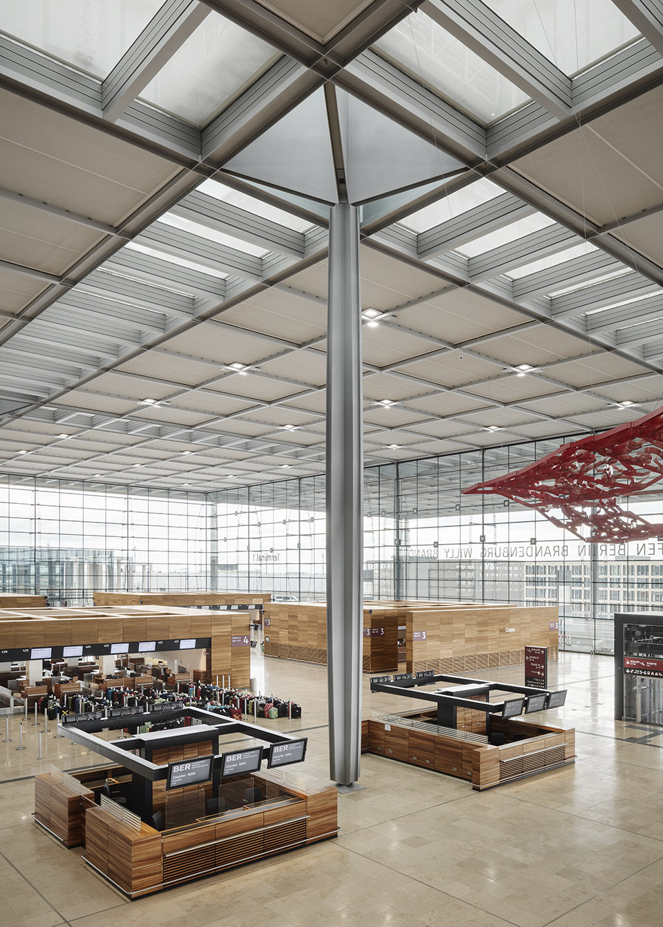 蓄势待发 首航展翅:柏林-勃兰登堡机场正式投入运营 / gmp-80