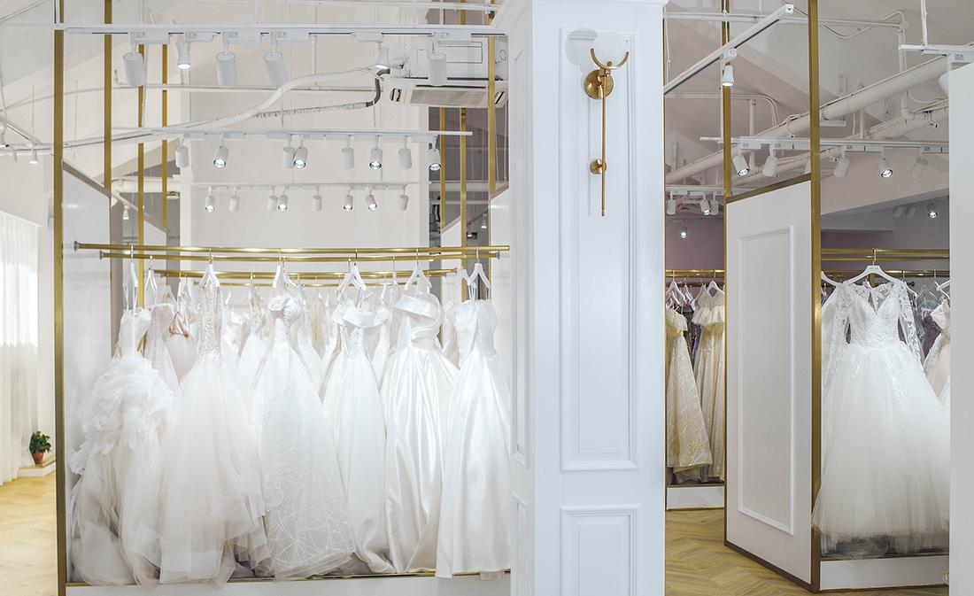 7KKdesign 丨 FaiRy 婚纱店 | 金色点缀的圣洁空间-10