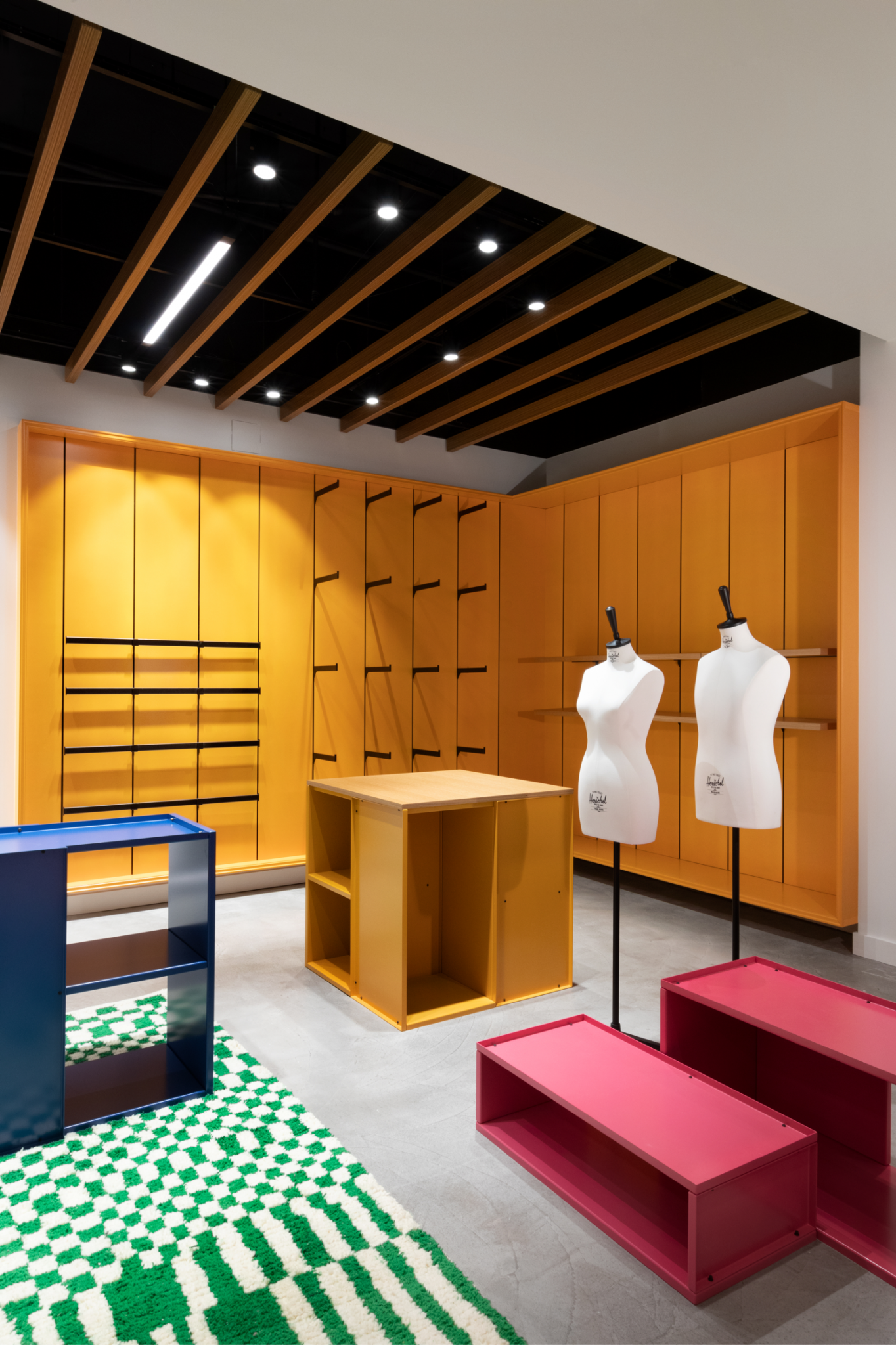 Herschel 温哥华旗舰店丨加拿大温哥华丨Herschel 内部设计团队-9