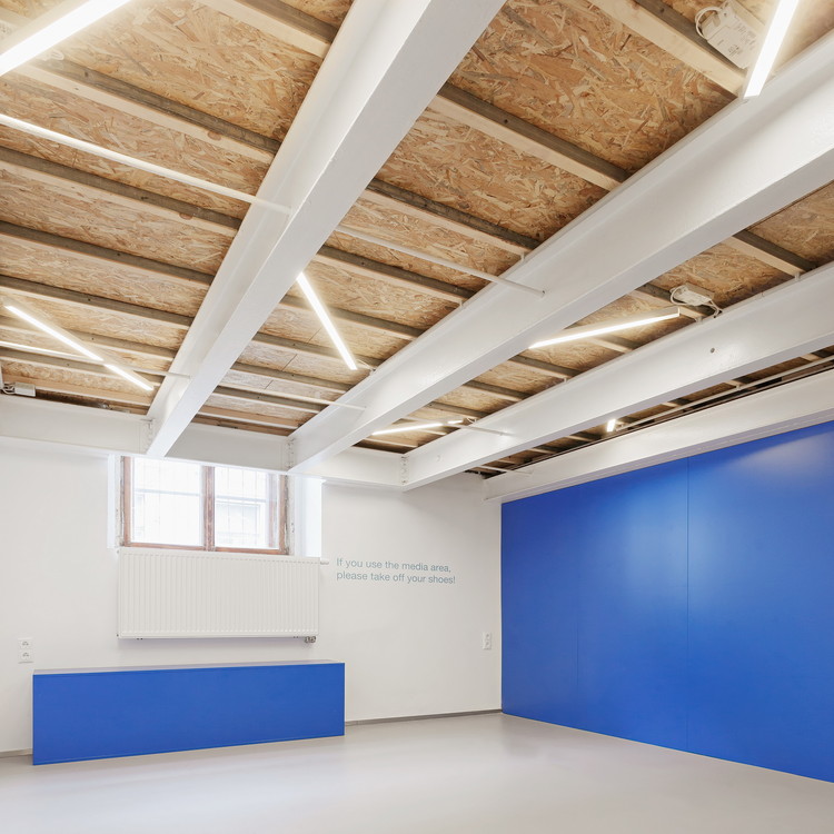 布达佩斯百年建筑变身为 98 床位青年旅舍-38