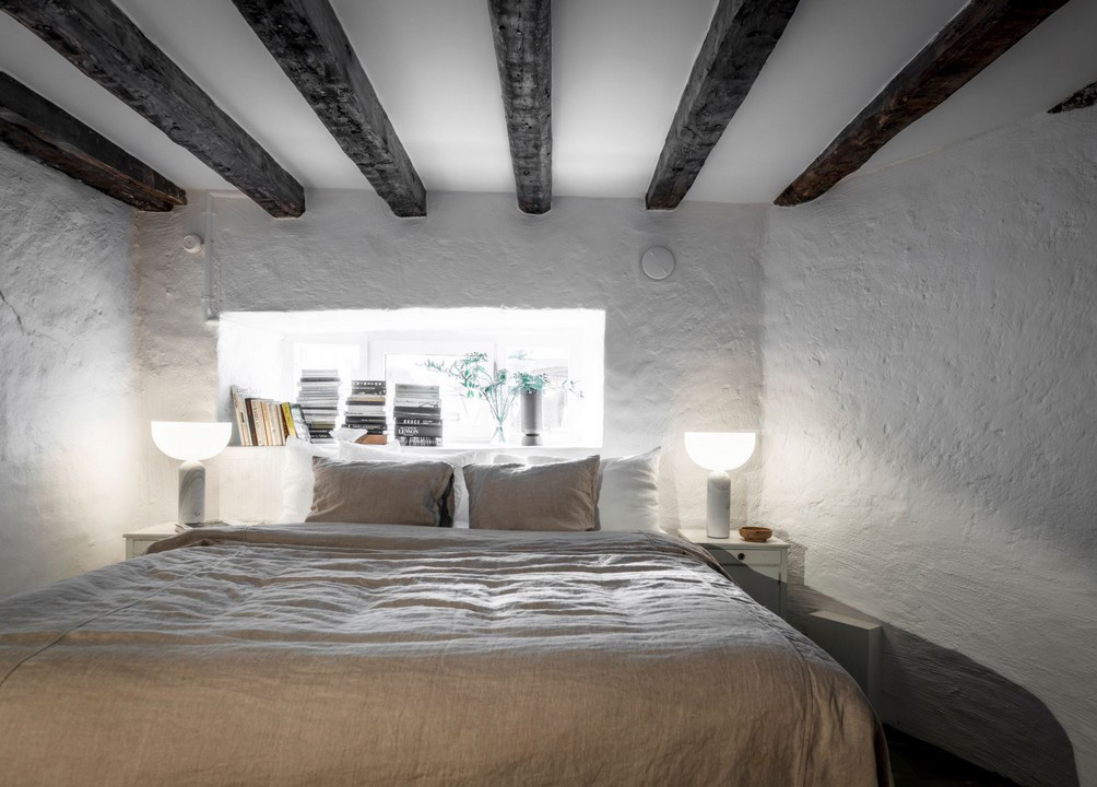 瑞典宁静灰褐公寓 顶层阁楼设计巧妙-23