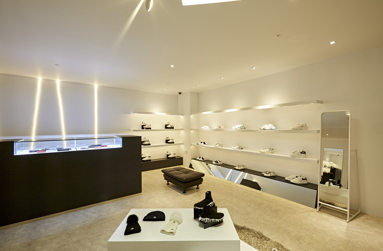 现代时尚，30 坪家具店的完美设计-7