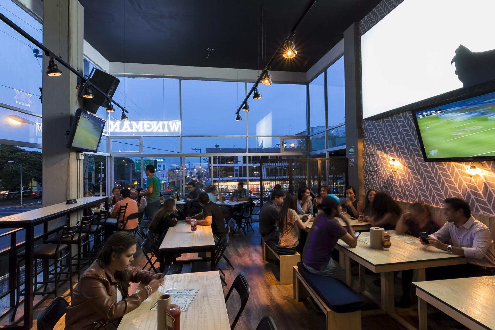 墨西哥Wingman体育酒吧Wings店室内设计丨墨西哥瓜达拉哈拉丨当地工作室deFORMA-21