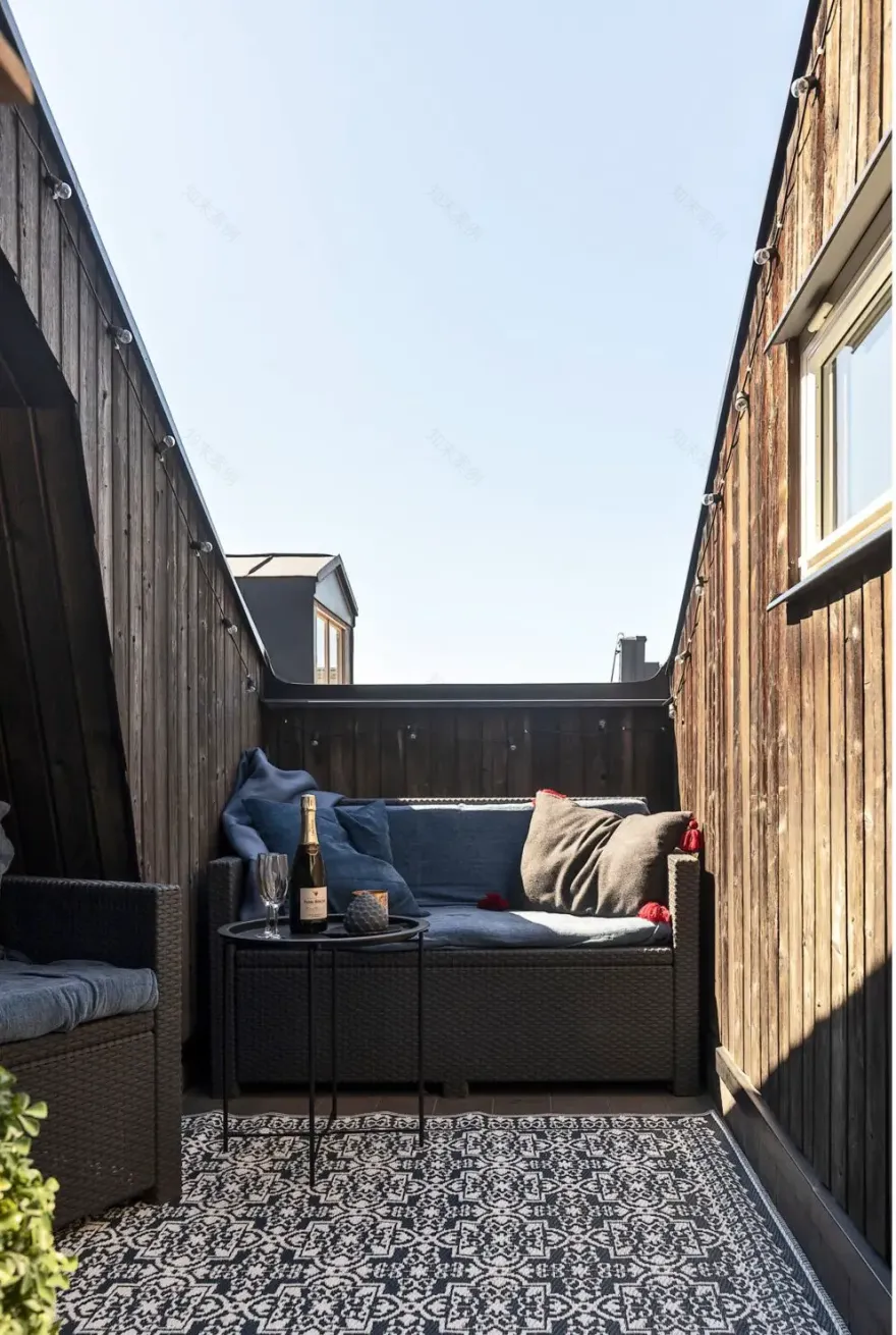 瑞典绿色陶土风格阁楼设计-21