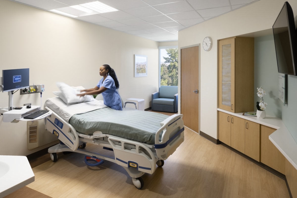 Henry Mayo Newhall Hospital Patient Tower | 自然与人性化的完美融合-12