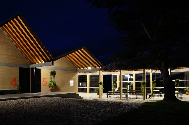 哥伦比亚农村学校 · 模块化设计与景观互动-21