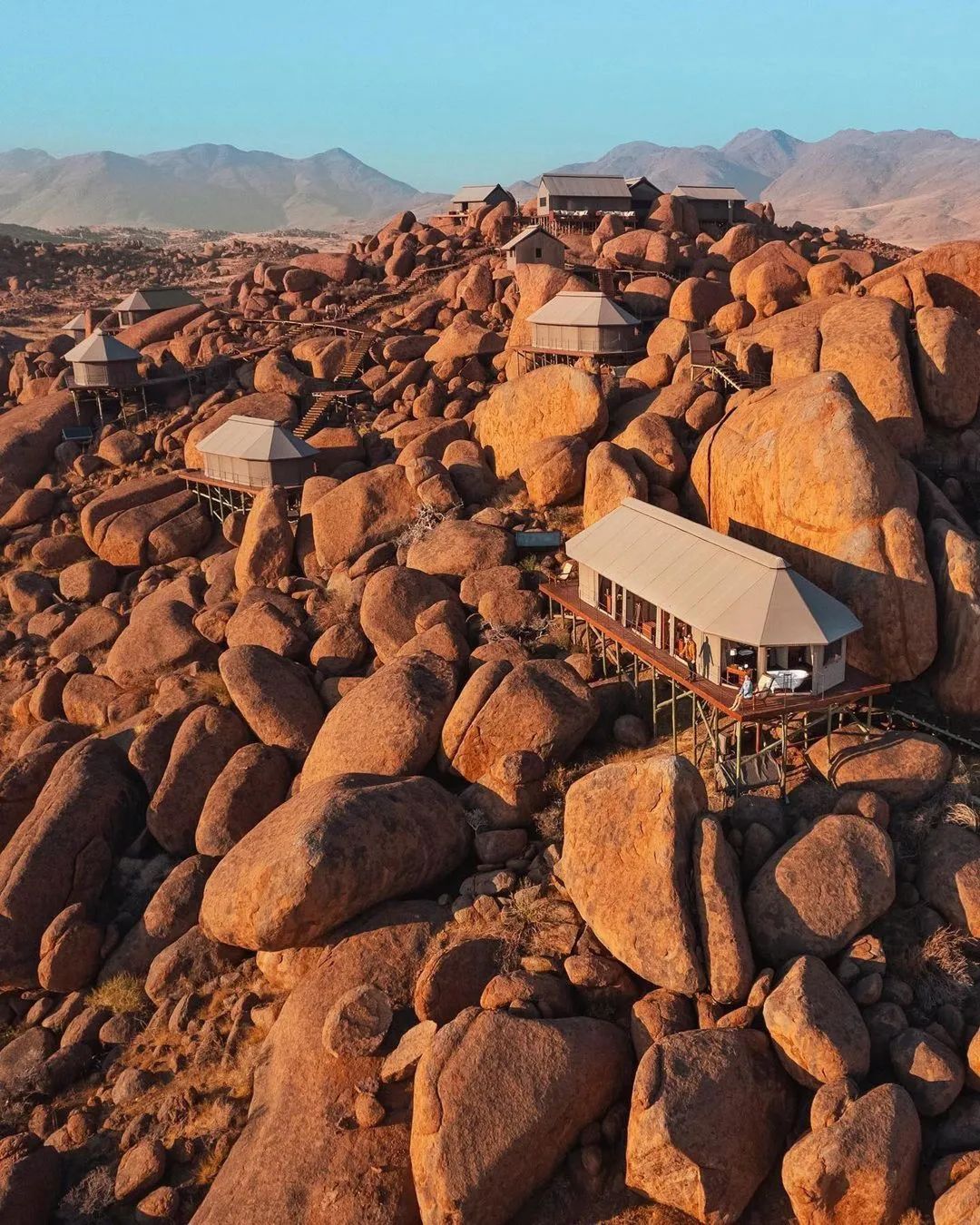 沙漠巨石上的野奢帐篷酒店-8