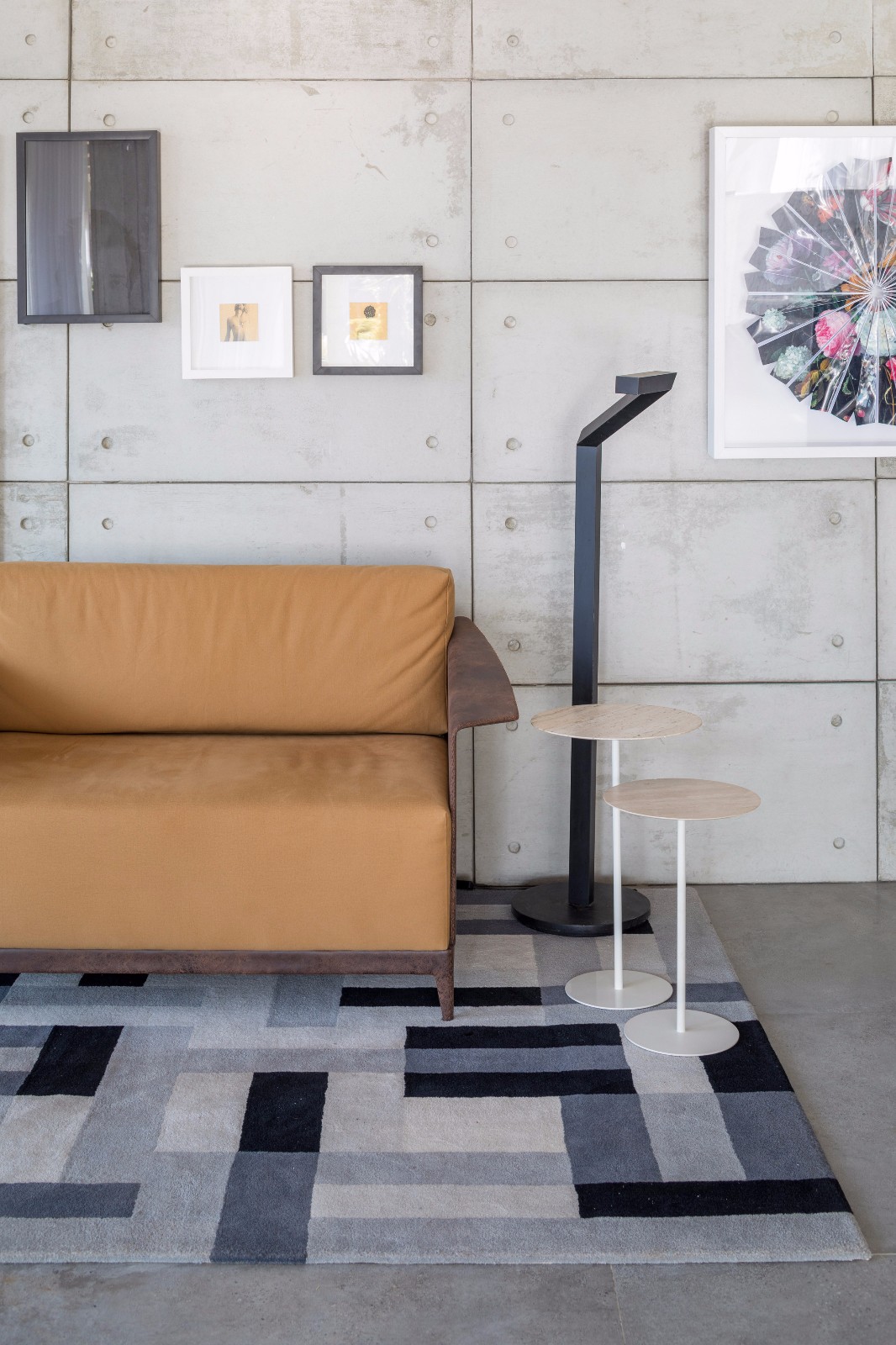 原始混凝土的现代表达：巴西利亚 6 One 艺廊-15