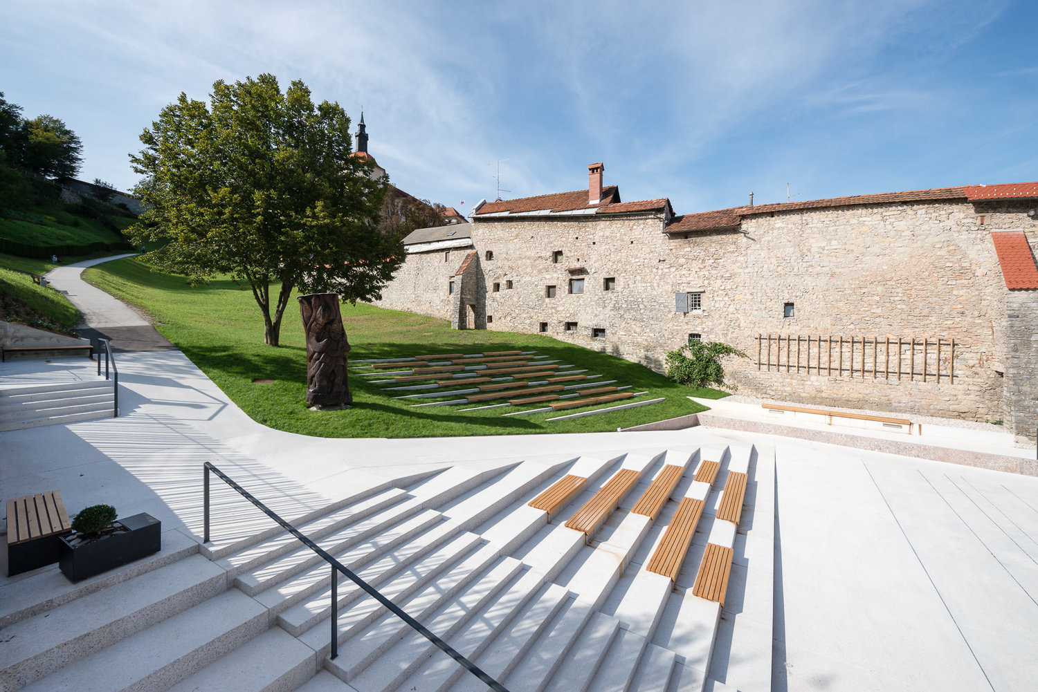 斯洛文尼亚中世纪广场的现代改造-6