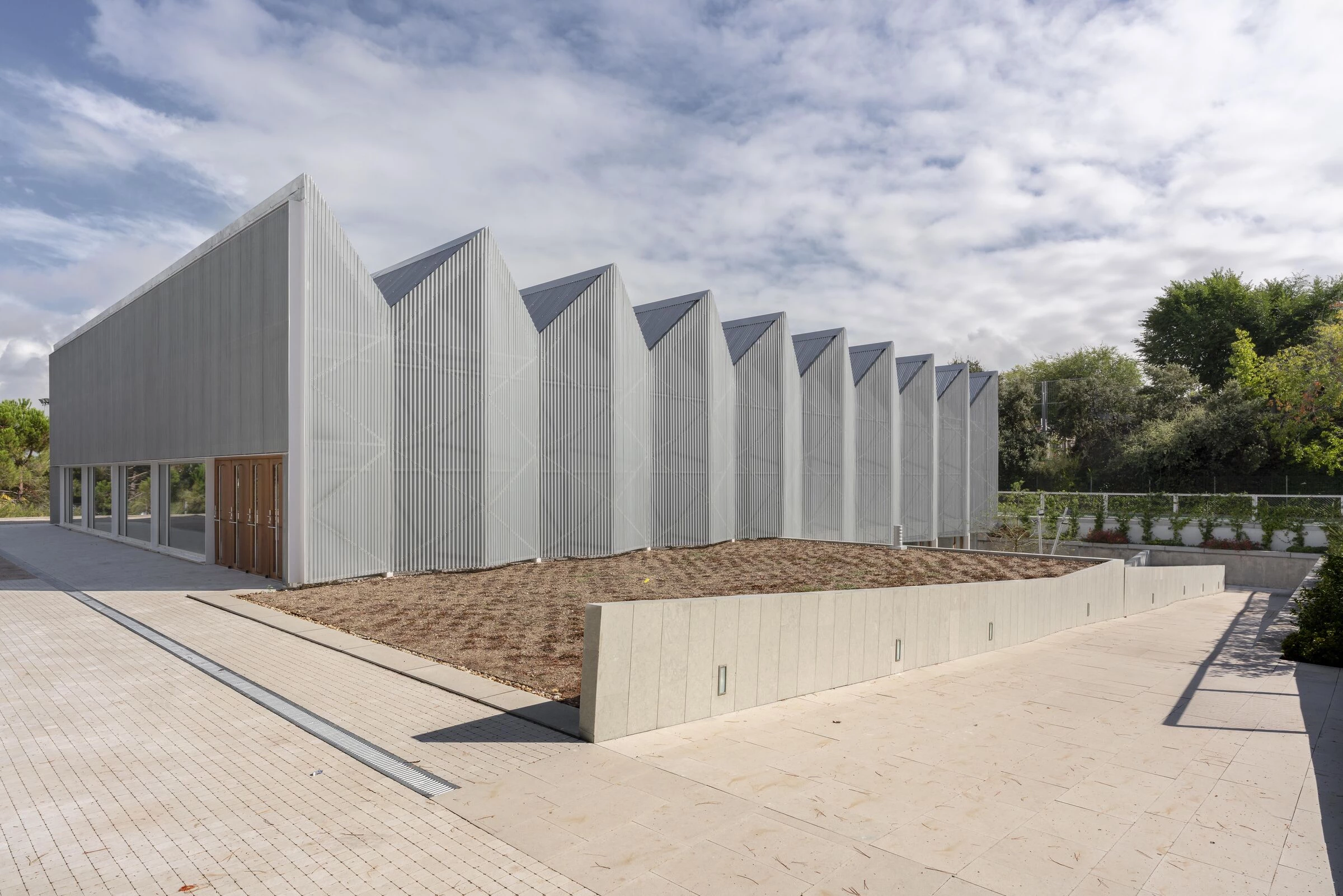 兰尼米德学院校园丨西班牙马德里丨Rojo Fernández Shaw-18