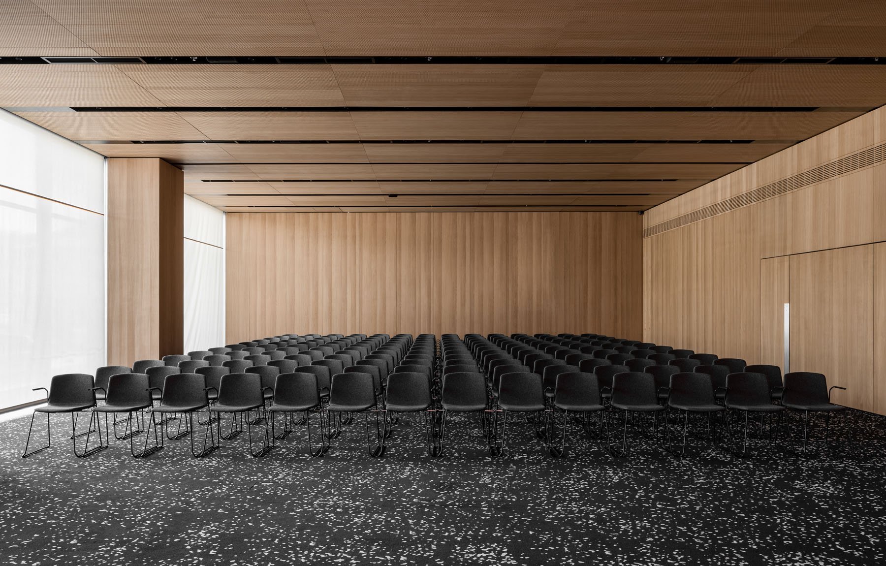 GRAND EMILY HOTEL/ Конференц Зал — YOD Group-0