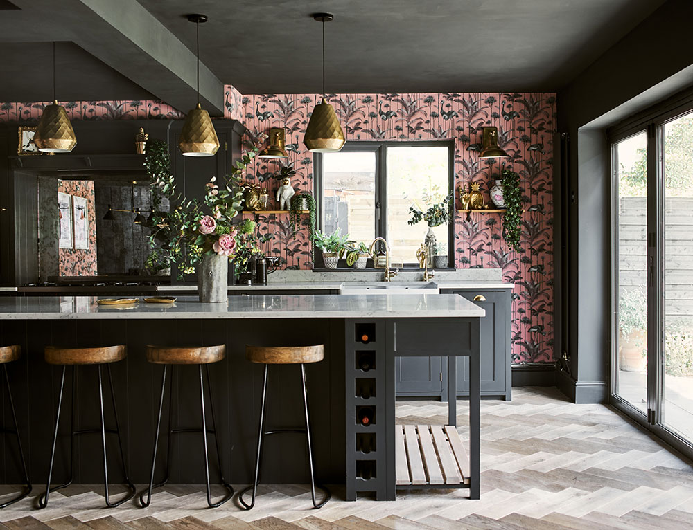 大胆用色打造温馨英式厨房-1