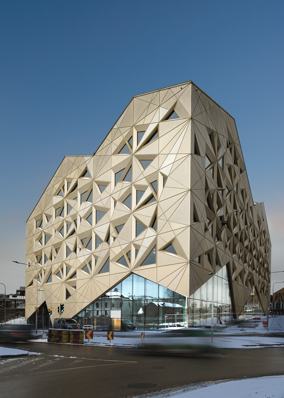 朱韦伦（注：这是根据发音进行的音译，如果Juvelen有特定的专业领域含义，需结合具体语境给出更准确的翻译） 丨瑞典乌普萨拉-6