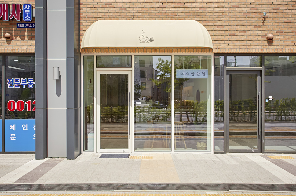 12 平极简咖啡馆设计，展现素雅氛围-2