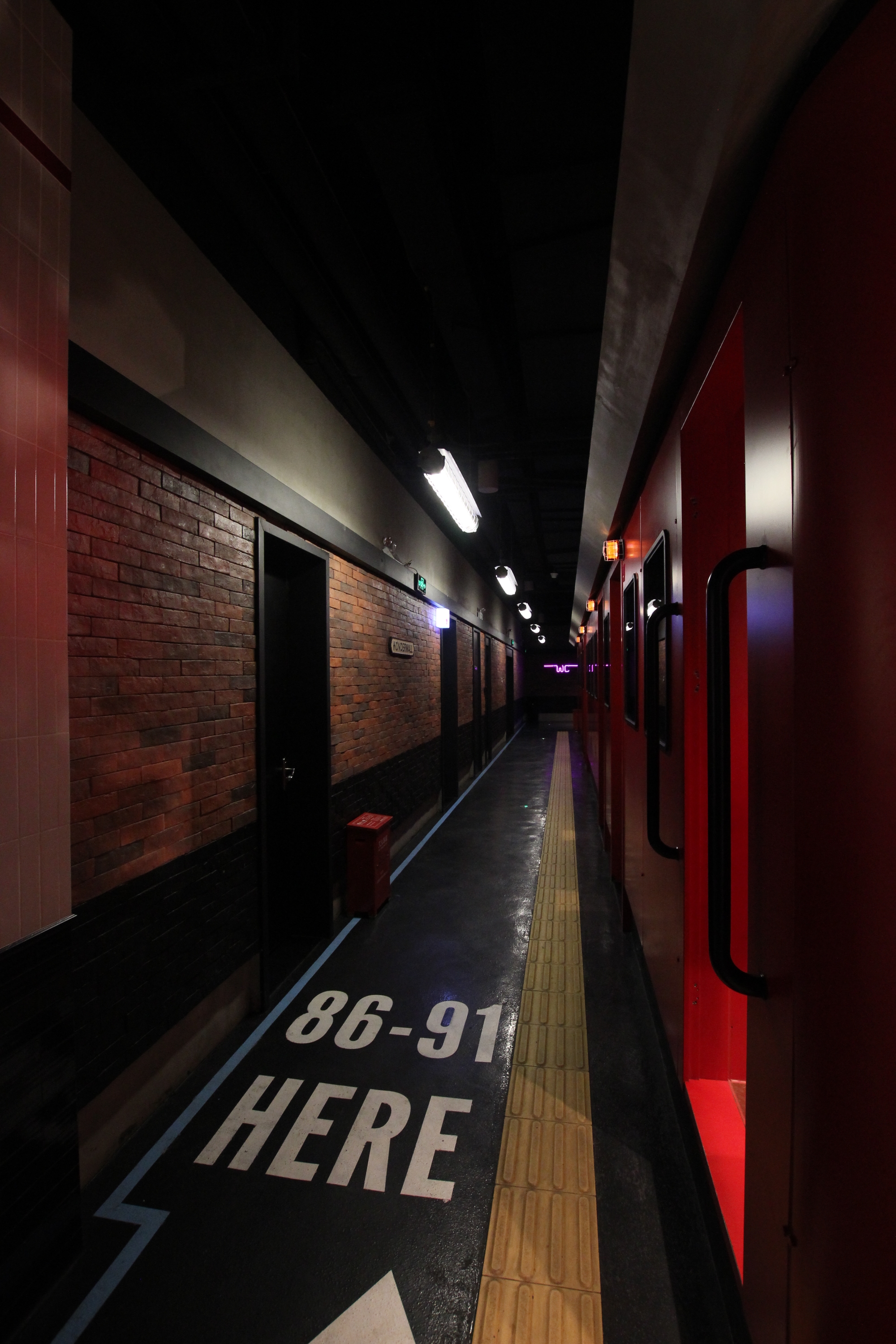 骑光穿越 | 埃素灯光设计营造主题街区场景化娱乐新体验-34