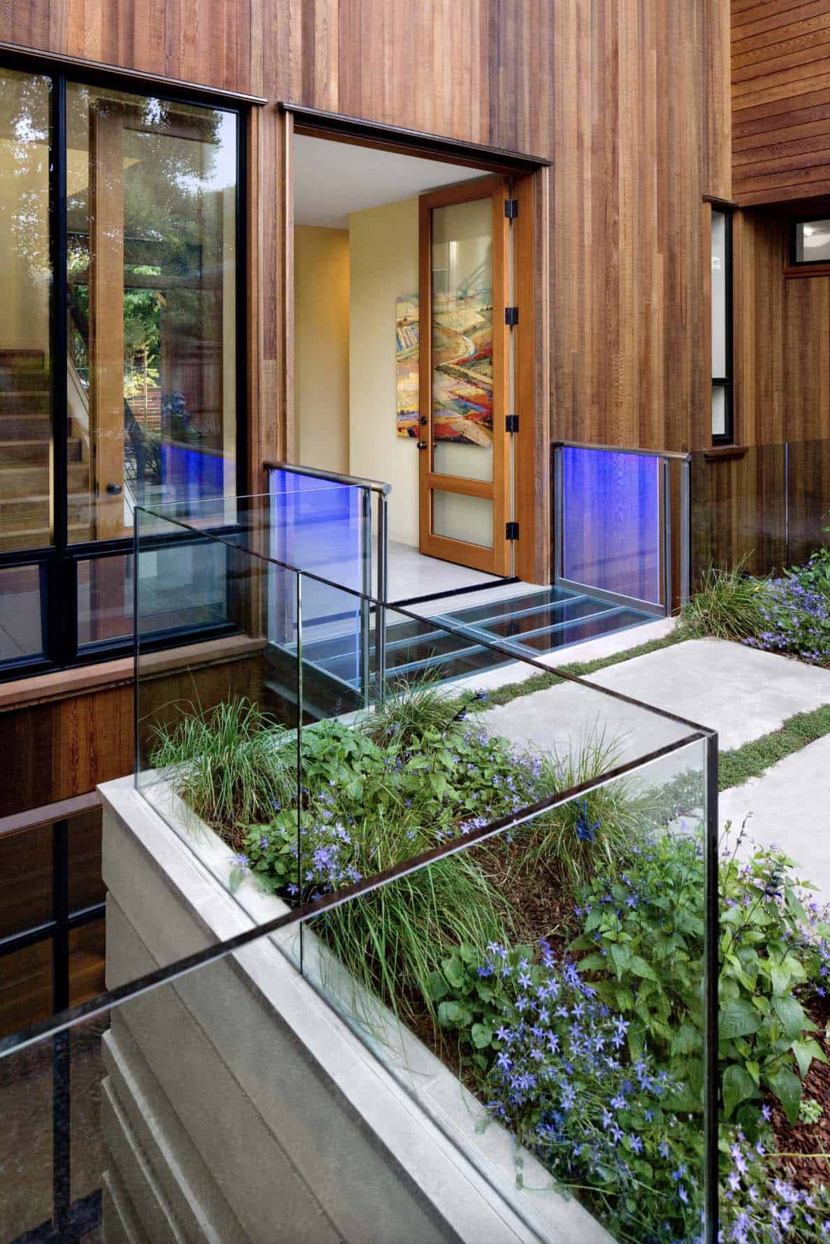 Inside a spectacular Palo Alto house with a cool green roof deck-27