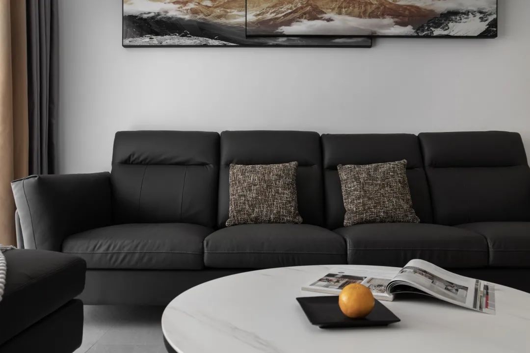 重庆融创春晖十里雍和府 | 黑白灰里的现代简约温情-15