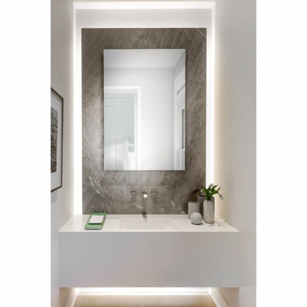 水磨坊住宅；水磨坊房屋

注：House常见可译为住宅房屋 ，可根据该词组上下文指代来选择，如果描述的是居住功能的建筑，住宅更为合适；如果仅强调一个建筑，房屋也是确切表达如果仅从原文出发最直白的翻译可以是水磨坊房屋 -16