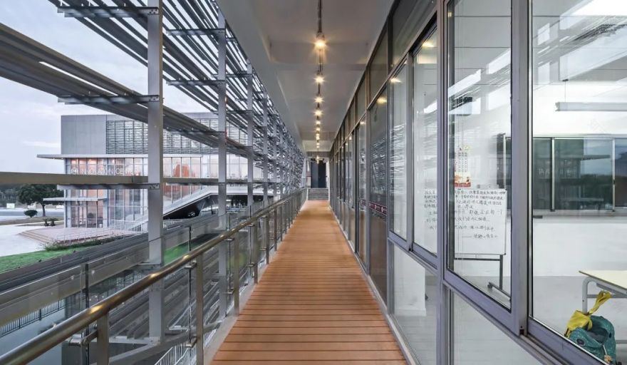 桥上教学楼 – 盐城外国语学校创新中心丨中国盐城丨Perform 普泛建筑-90